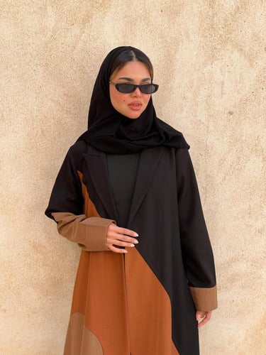 عباية Desert جوخ فاخر بالوان