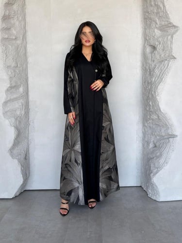 عباية ( ليليا ) كريب مع تدخيلات جاكار