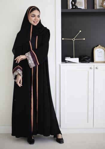 عباية ( ورد ) ملكي مع تدخيلات