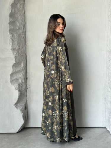 عباية ( وردة زيتي ) حرير مشجر