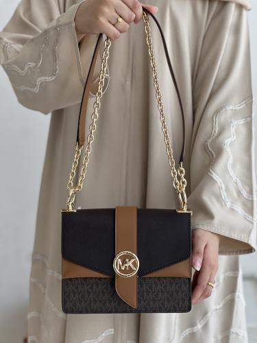 مايكل كورس | Greenwich Small Color-Block Logo and...