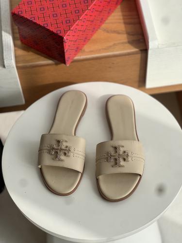 توري برتش | 38.5 | 39 | Tory burch