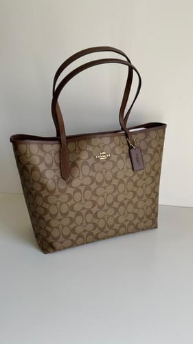 كوتش | City Tote Bag In Signature Canvas