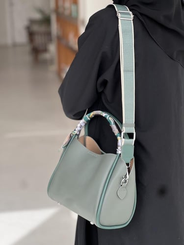 شنطة لاسنديا اخصر