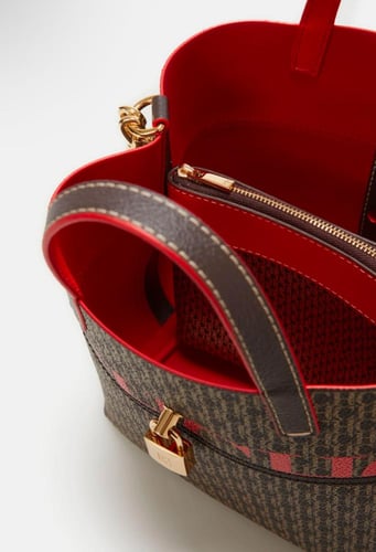 كارولينا هيريرا | MATRYOSHKA LOCKED XS