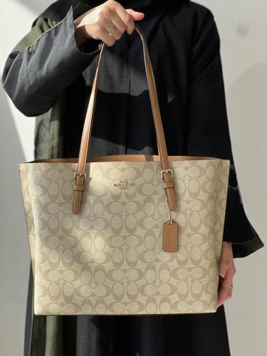 كوتش | Mollie Tote In Signature Canvas