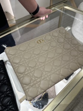 ديور | LARGE DIOR CARO DAILY POUCH