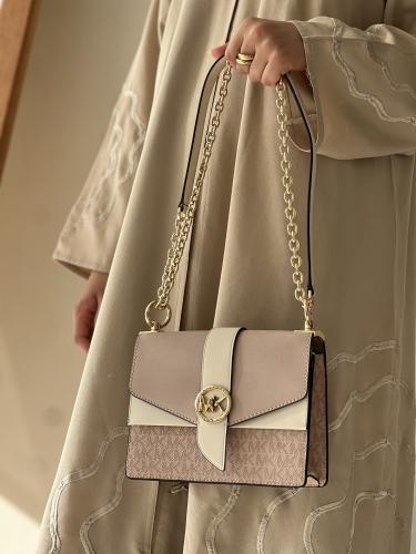 مايكل كورس | Greenwich Small Color-Block Logo and...
