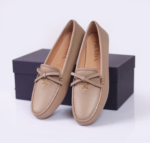 برادا | 38.5 | Prada