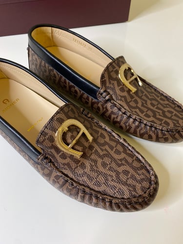 حذاء نسائي أقنير