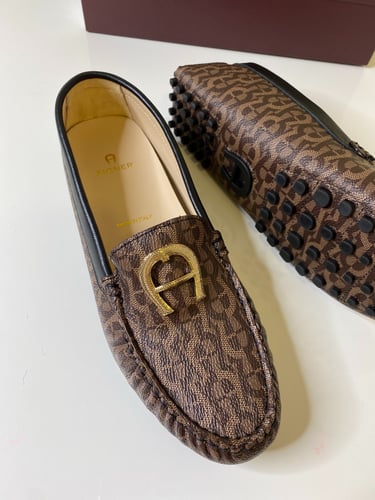 حذاء نسائي أقنير