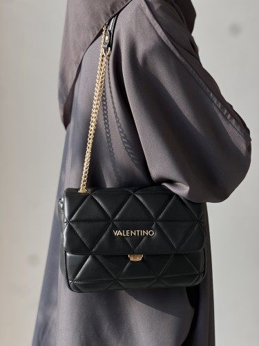 ماريو فالنتينو | VALENTINO Carnaby Flap Bag Nero