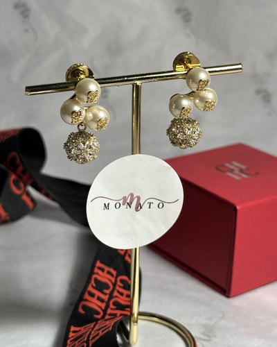 كارولينا هيريرا | BOUQUET JASMINE EARRINGS