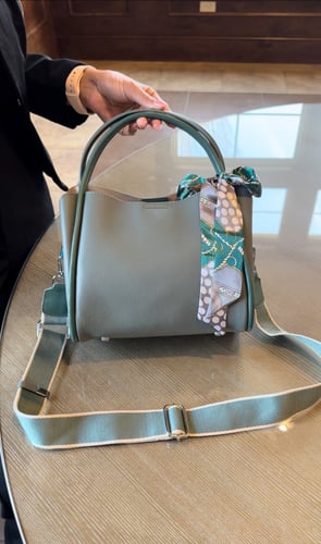 شنطة لاسنديا اخصر