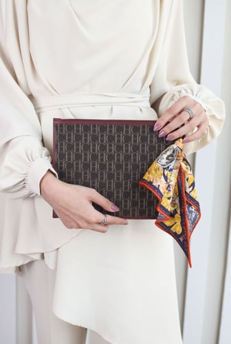 كارولينا هيريرا | SHOPPING | CONTINENTAL POUCH