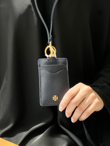 توري برتش| ID holder