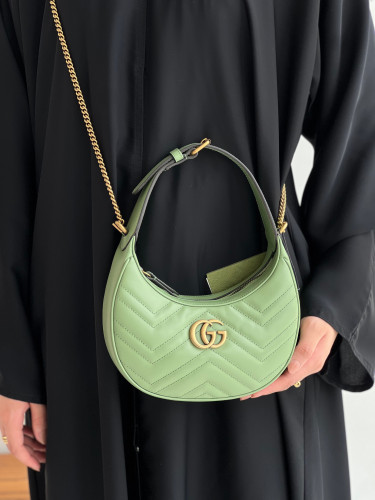 قوتشي | GG Marmont half-moon-shaped mini bag