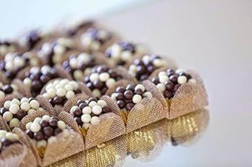 كرات الشكولاته المشكلة لتزيين الحلويات