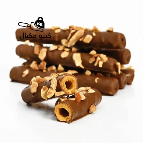 بسكويت ويفر رول مخطط طويل فروالة