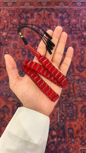 يوناني احمر كبير بخيط اسود - كركوش