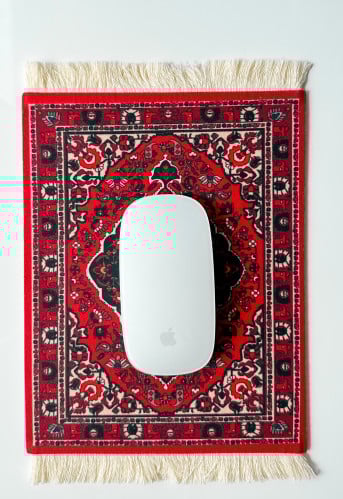 ماوس باد السجاد احمر شرقي مزخرف .