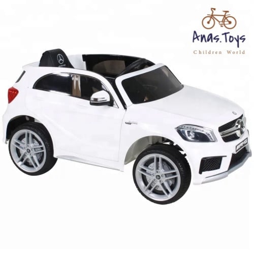 سيارة مرسيدس كهربائية لون ابيض بمكيف