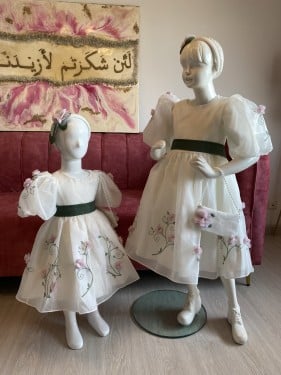 فستان الحديقة الوردية