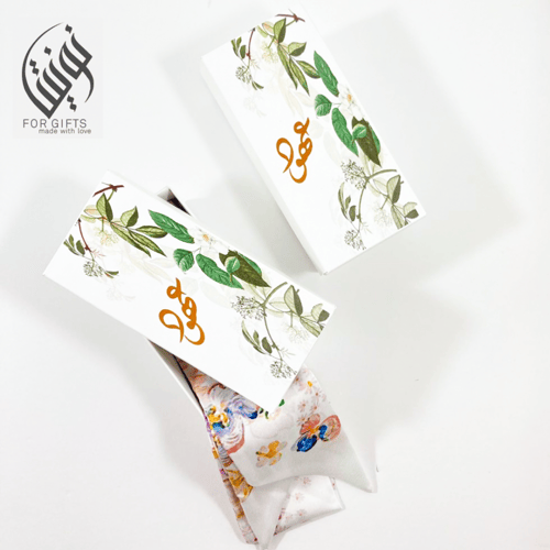 سكارف نسائي + بوكس بثيم زهرة الياسمين