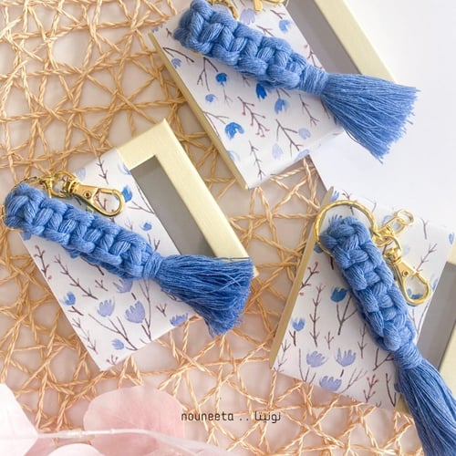 ميدالية مفاتيح أزرق