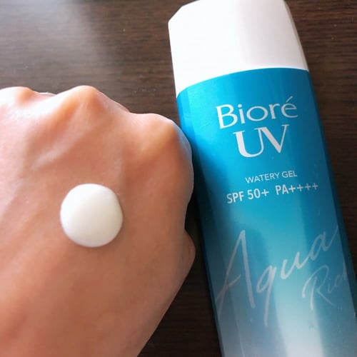 جل واقي من الشمس للوجه والجسم +Biore SPF 50