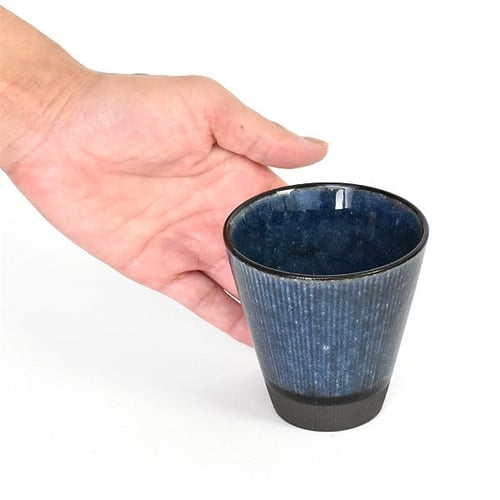 كوب ياباني بتصميم تقليدي بلون كحلي غامق Mino-yaki