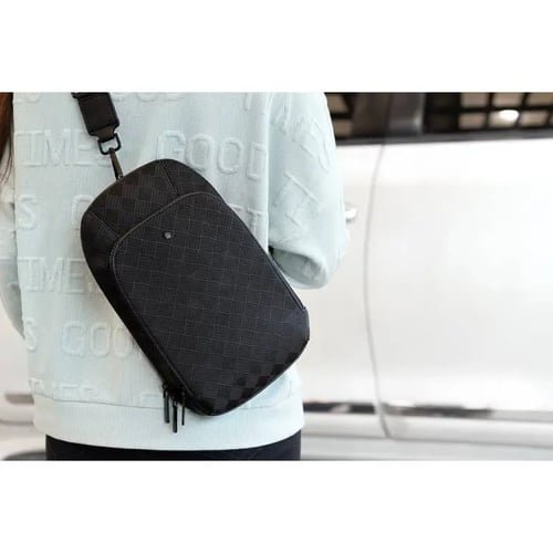 حقيبة ليفيلو سوهو الجلدية مع حزام كتف مزدوج الجوان...