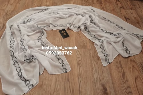 طرحة حجاب مطرزة