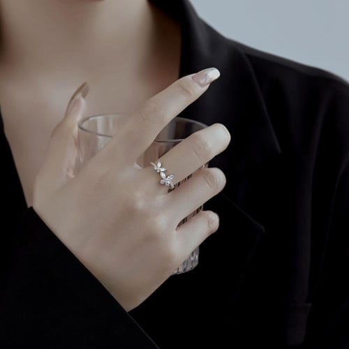 خاتم بشكل فراشة من الفضة الاسترليني