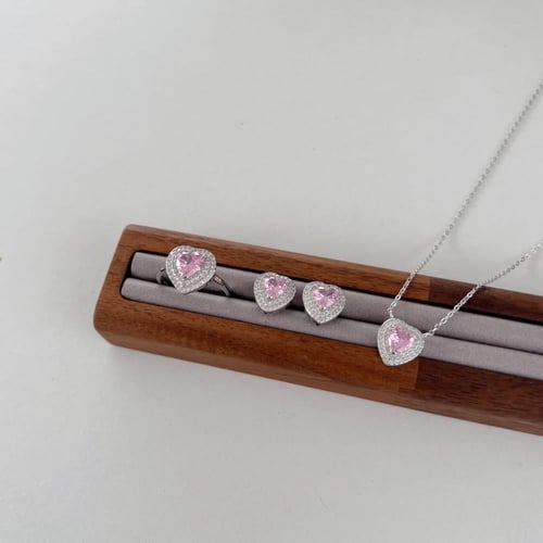 حلق LOVE من الفضة الخالصة