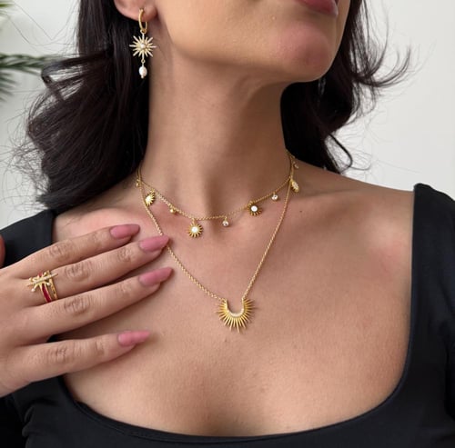 سلسال شمس مطلي بالذهب necklace