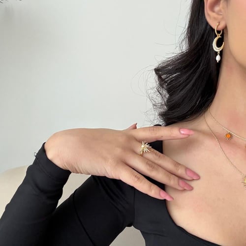 حلق شمسي وقمري من اللؤلؤ الزراعي مطليه بالذهب earr...