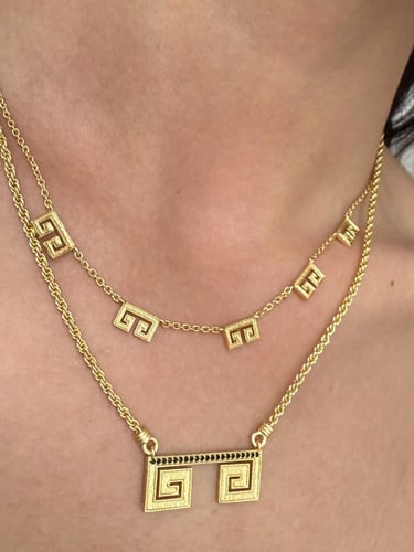 تشوكر المفتاح الإغريقي مطلي بالذهب