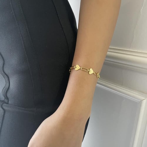 طقم تشوكر وسوار قلوب صغيره مطليه بالذهب