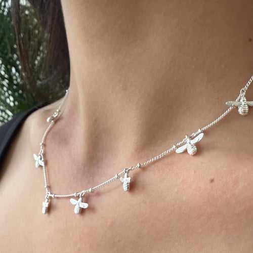 سلسال السبع نحلات مطلي بالفضة