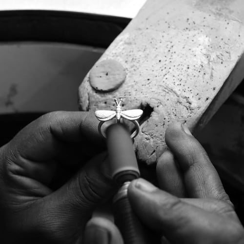 خاتم فراشة مطليه بالذهب