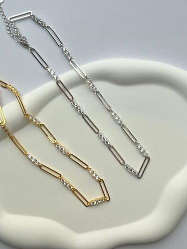 تشوكر مطلي بذهب أبيض Paperclips