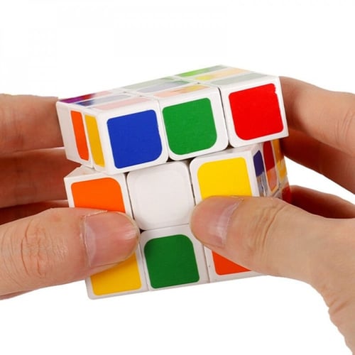 لعبة مكعب روبك حجم وسط
