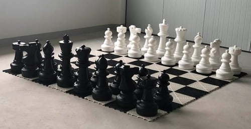 شطرنج عملاق - رقعة و قطع شطرنج عملاقة
