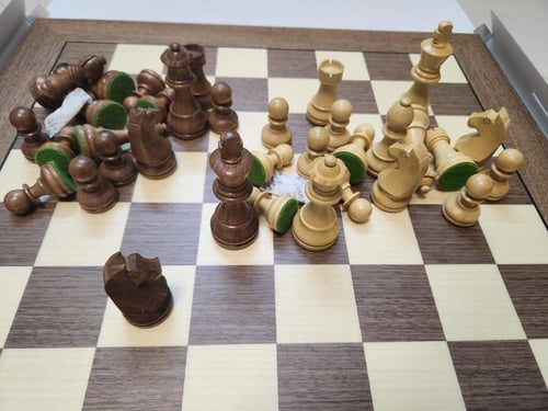 لوح شطرنج DGT غير الكتروني المعتمد بالبطولات