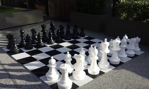 شطرنج عملاق - رقعة و قطع شطرنج عملاقة