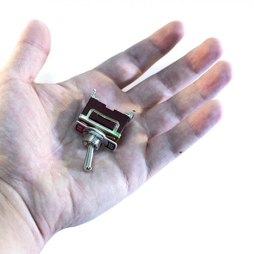 مفتاح 15 إمبير