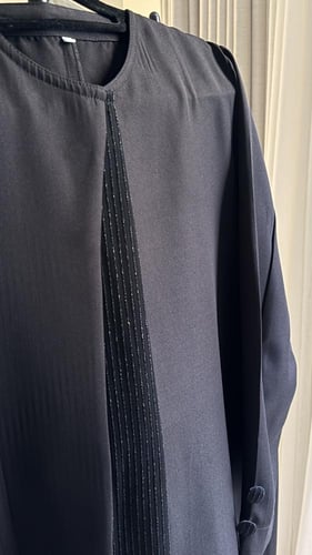 عباية بليزر بتفاصيل مخططة