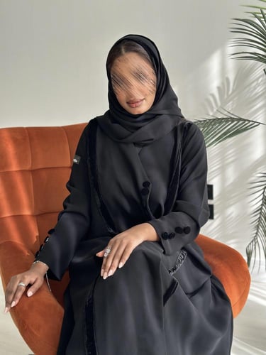 عباية كريب بتداخل مخمل