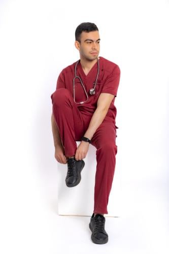 سكراب طبي عنابي | لانا كلاسيك - للجنسين